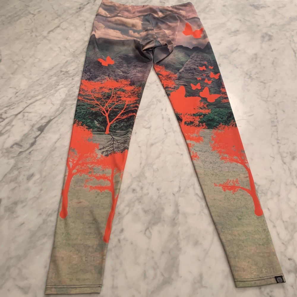 Onzie Mid Rise Leggings